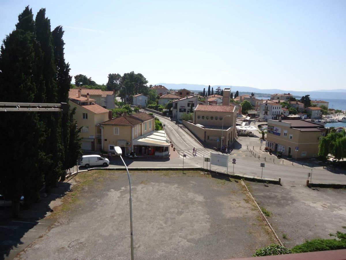 Apartments Matuc Malinska Extérieur photo