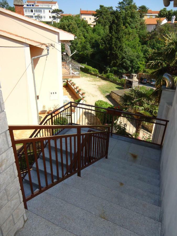 Apartments Matuc Malinska Extérieur photo