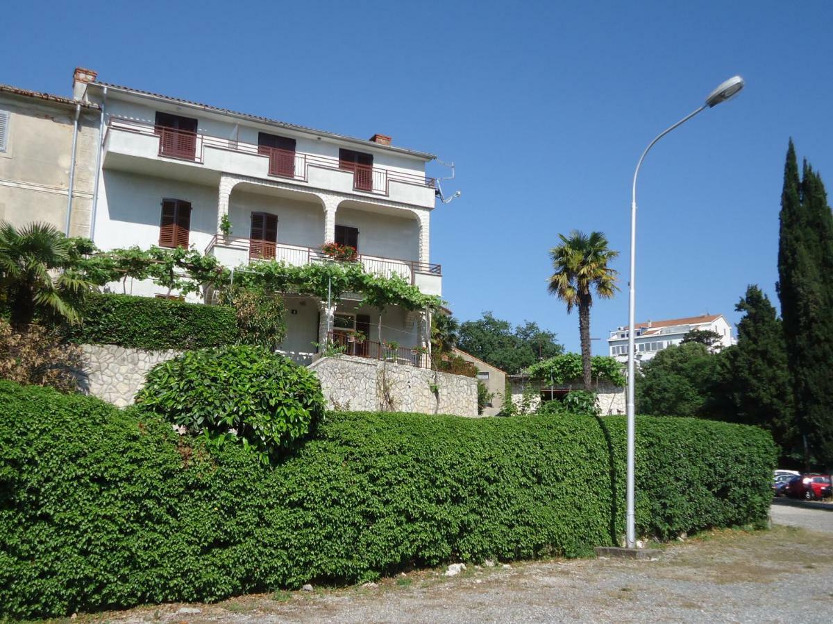 Apartments Matuc Malinska Extérieur photo